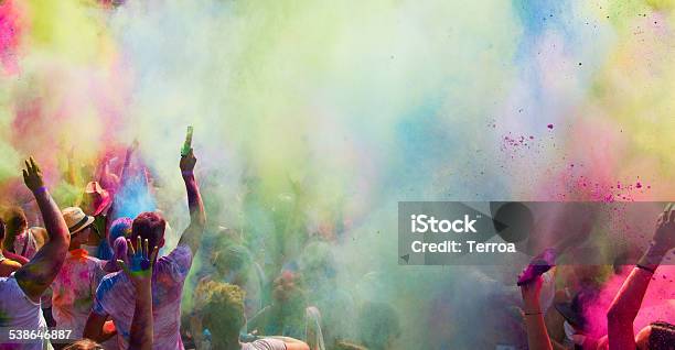 Holi Festival Der Farben Stockfoto und mehr Bilder von Holi - Holi, Gefärbtes Puder, Gesichtspuder