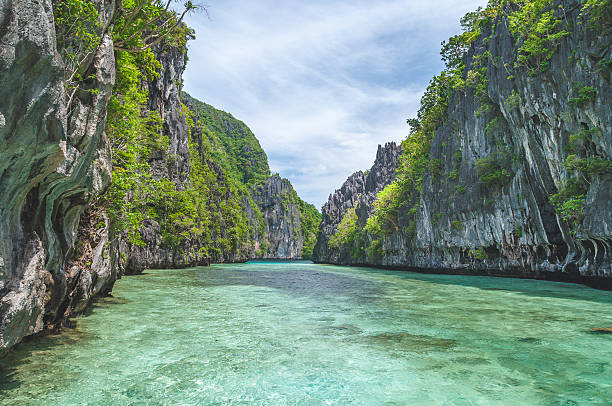 istock Bacuit Bay island hopping 538649418