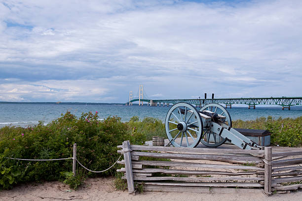 grande ponte mackinac - straits of mackinac foto e immagini stock