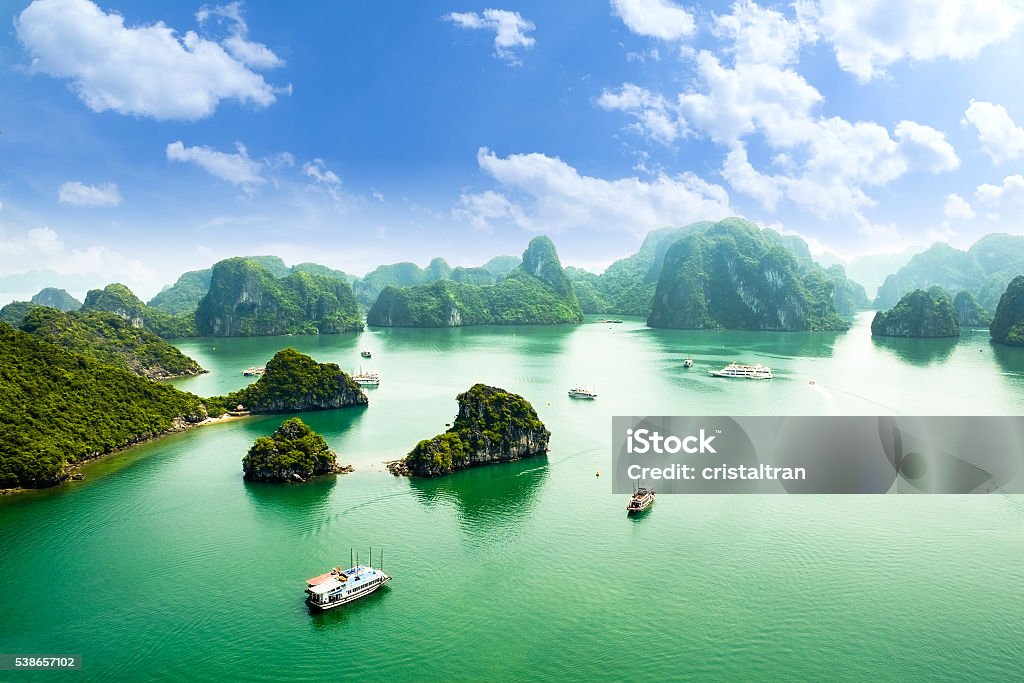 Bahía de HALONG en vietnam - Foto de stock de Hanoi libre de derechos