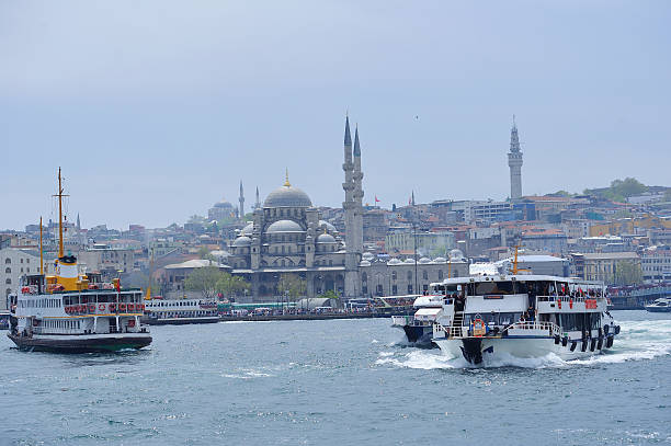 istock View to the New Mosque seen from the water 538673224