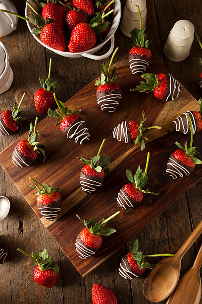 istock Homemade Chocolate Dipped Strawberries 538687329