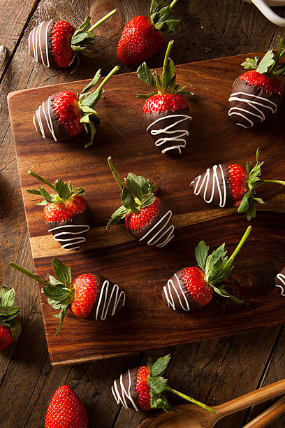 istock Homemade Chocolate Dipped Strawberries 538687343