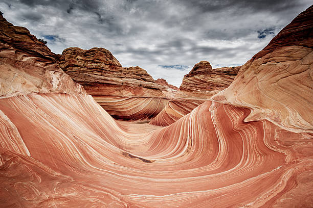 「ウェーブ、見事な岩の形状でアリゾナ州（米国） - usa dirt road rock sandstone ストックフォトと画像