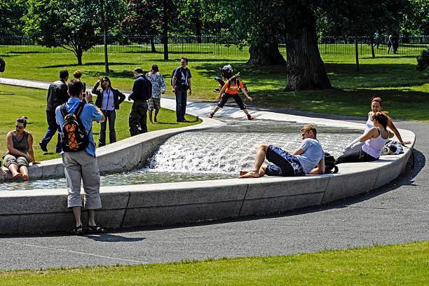 kuvapankkikuvat ja rojaltivapaat kuvat aiheesta prinsessa diana memorial fountain lontoossa - princess diana memorial fountain
