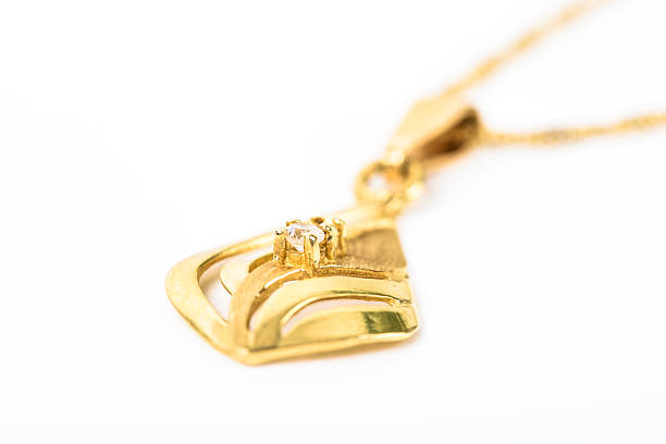 istock Golden Necklace With Diamonds 538775274