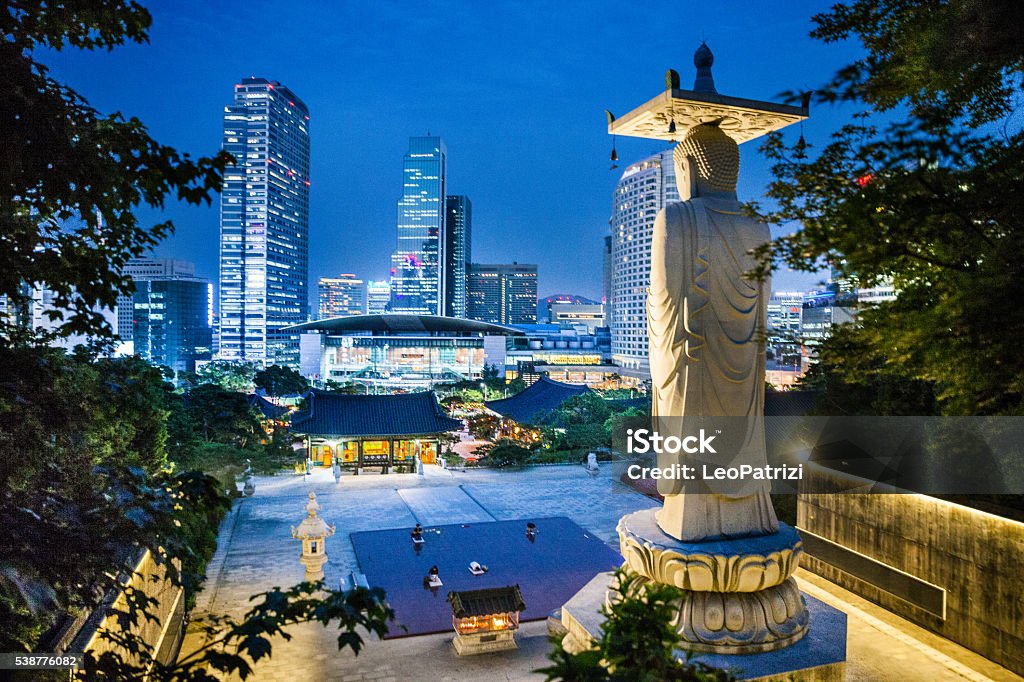 奉恩寺やソウル世界貿易センターの街並み - ソウルのロイヤリティフリーストックフォト 奉恩寺やソウル世界貿易センターの街並み - ソウルのロイヤリティフリーストックフォト