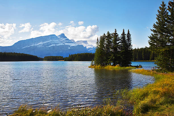 istock The island in cold Canadian lake 538776393