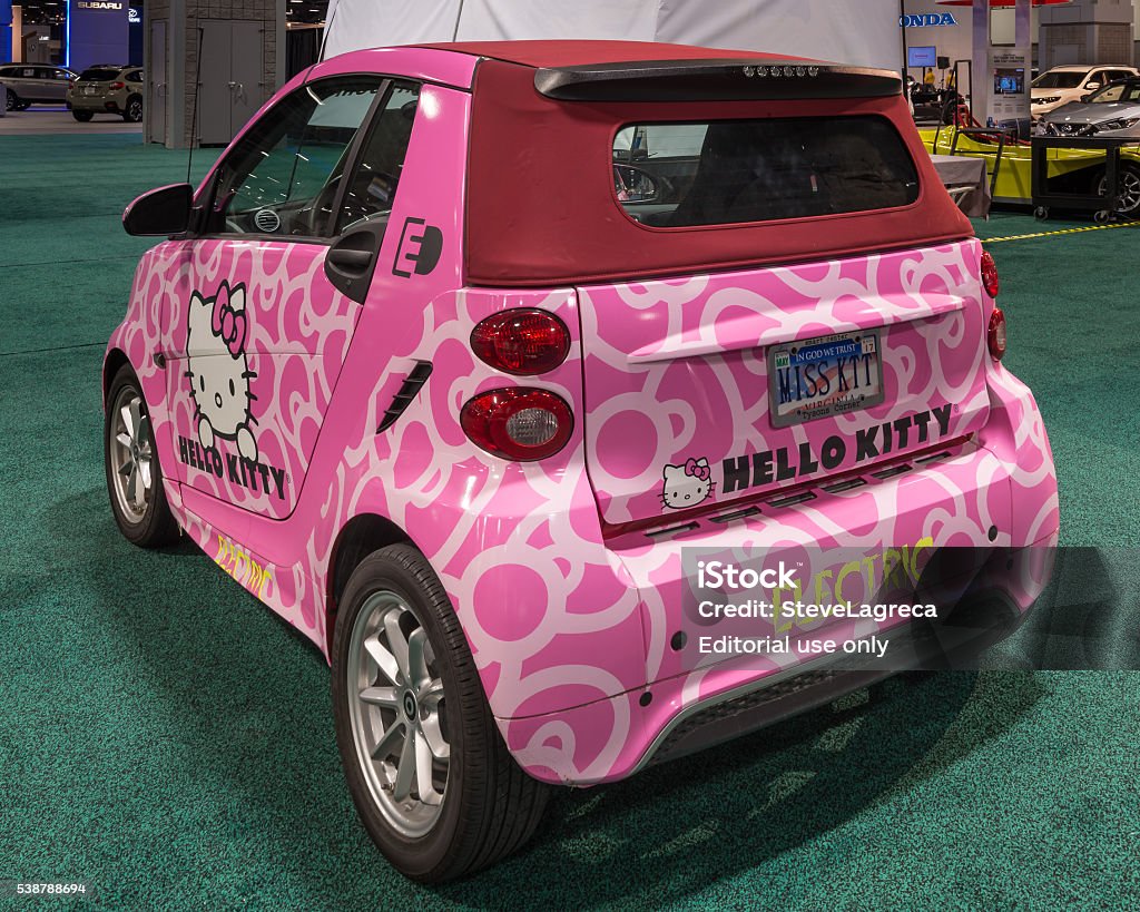 Hello Kitty Smart Fortwo Ed Convertible Ev Stock Photo - Download