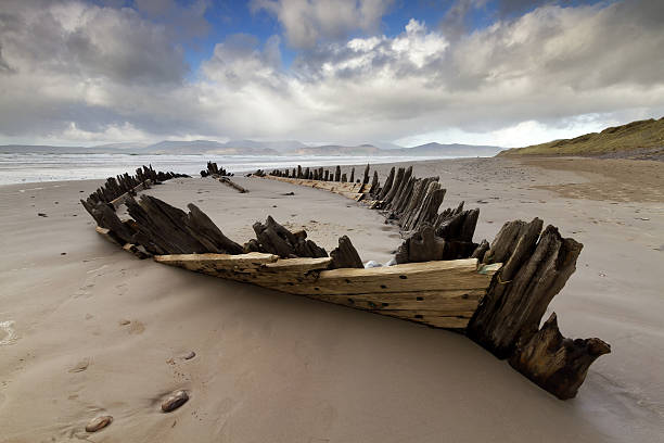 istock Shipwreck at Rossbeigh Beach 538830299