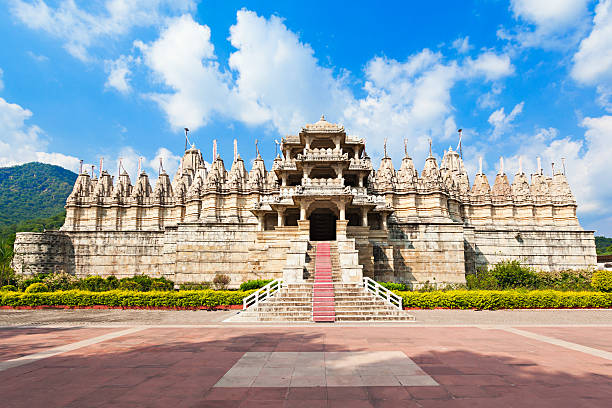 templo ranakpur, india - india statue carving history fotografías e imágenes de stock