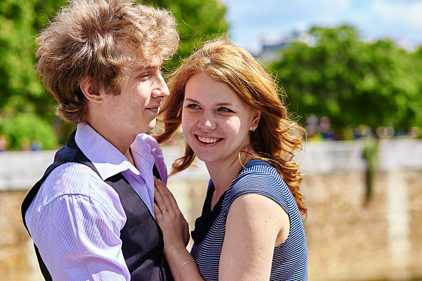 istock Dating couple enjoying sunny day in Paris 538877029