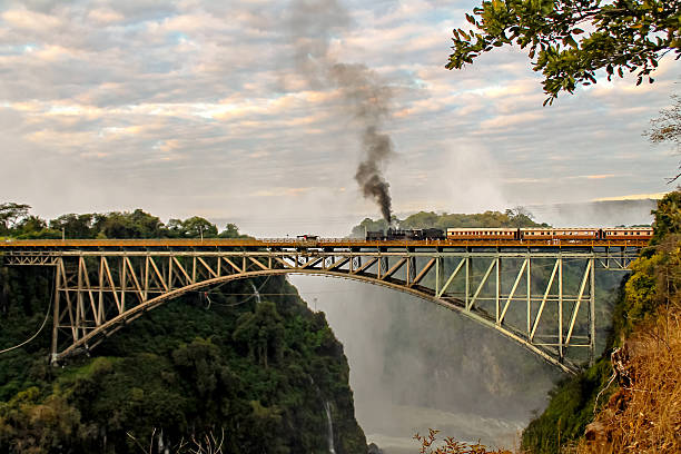 tren de - zimbabue fotografías e imágenes de stock