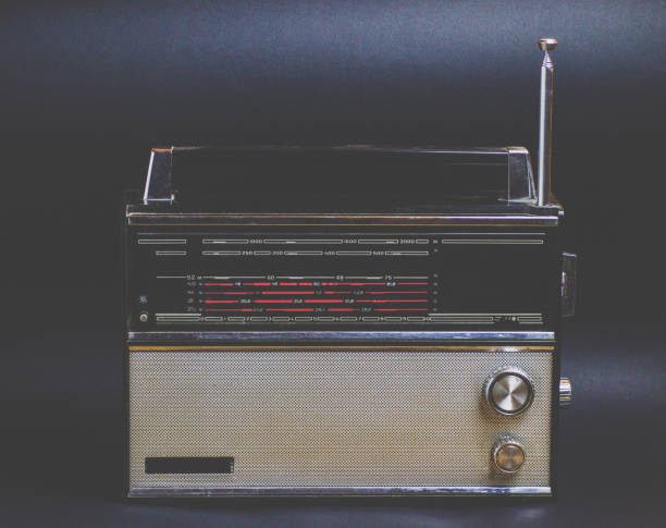istock An old radio against a black background 538878348