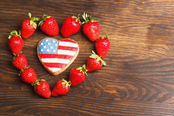 istock Heart shaped cookie and strawberries 538881714