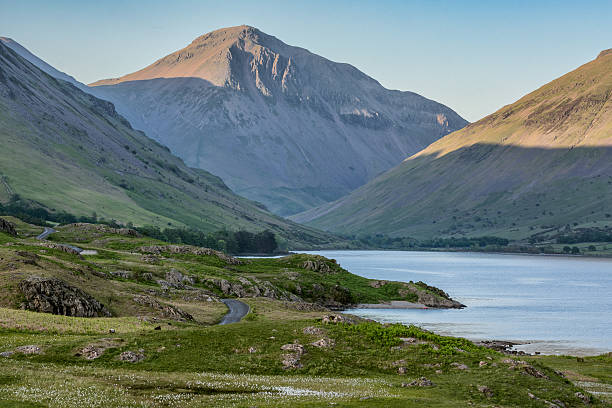 evening view of great gable mountain in lake district. - wastwater lake imagens e fotografias de stock