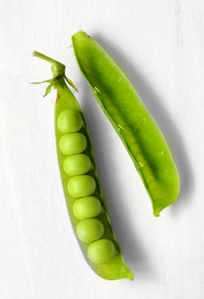 istock Fresh  organic green peas 538900518