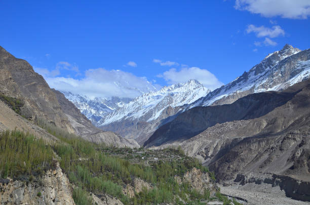 istock Karakorum mountains along the way to Hunza valley 538901704