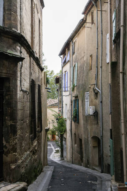 istock Mountain town street between two old houses 538905036