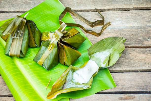 istock Dessert form banana leave.Ka-nom sai sai.Original thai dessert 538906828