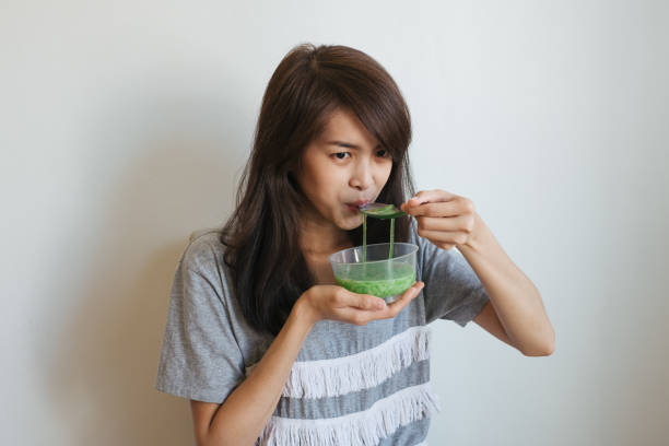 girl with Lod Chong - thai dessert