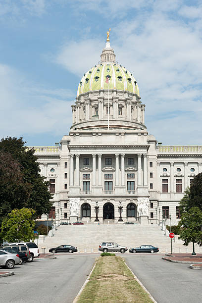 capitólio do estado de pensilvânia - pennsylvania harrisburg government state - fotografias e filmes do acervo