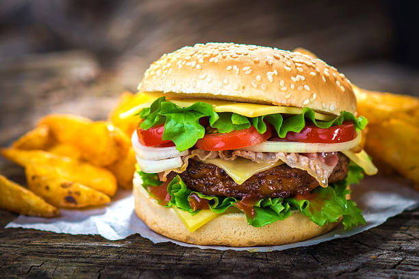 burger - sandwich plate food french fries zdjęcia i obrazy z banku zdjęć