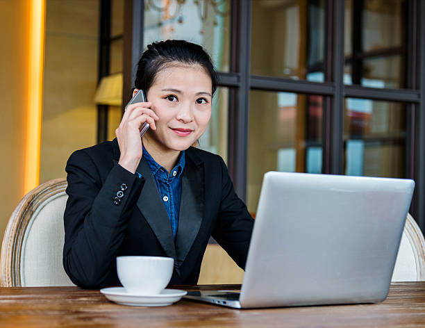 istock Bussines woman on the phone 538928663