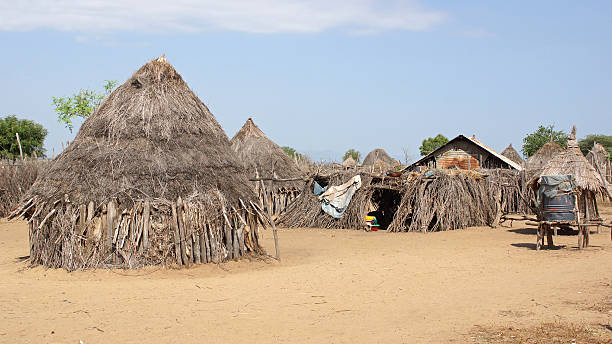 karo, эфиопия, африка - karo tribe стоковые фото и изображения