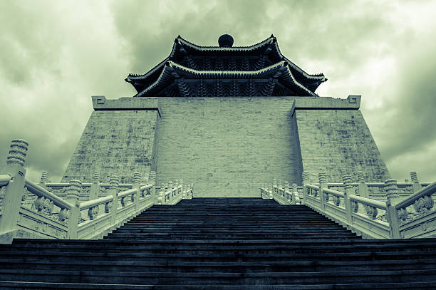 Taipei Taipei, Taiwan - National Chiang Kai-shek Memorial Hall chiang kai shek photos stock pictures, royalty-free photos & images