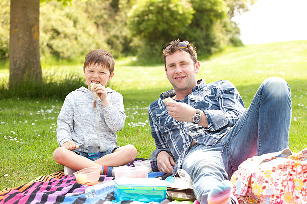 istock Family Picnic in the Park 538988938