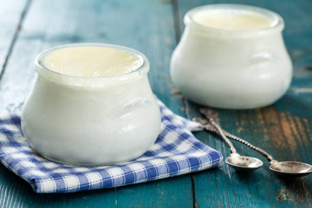 domowej roboty jogurt  - spoon napkin silverware white zdjęcia i obrazy z banku zdjęć
