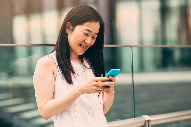 istock Texting on the phone 538999354