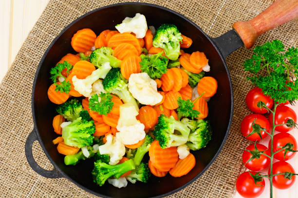 istock Steamed Vegetables Potatoes, Carrots, Cauliflower, Broccoli 539007008