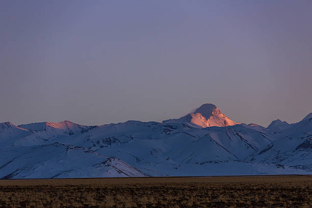 tibet landschaft, tibet, china. - sunrise tranquil scene blue plateau stock-fotos und bilder