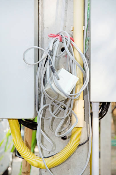 istock The chaos of cable onstreet. 539012326