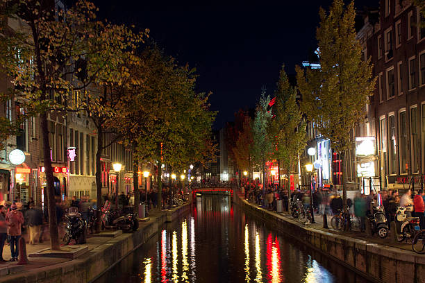 istock Canal view from Amsterdam at night in the Netherlands 539015710