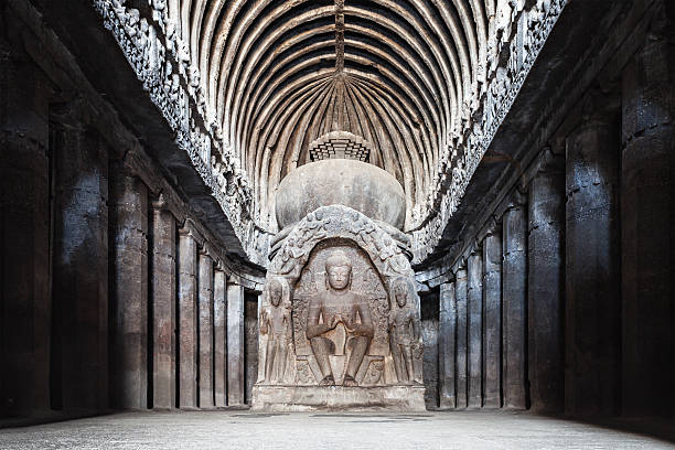 ellora las cuevas, aurangabad - india statue carving history fotografías e imágenes de stock