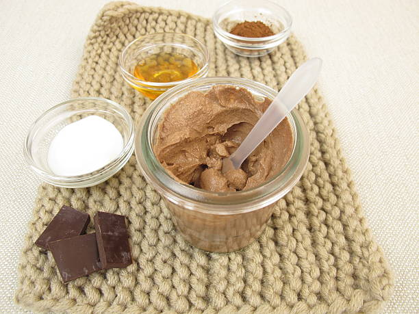 istock Homemade chocolate mask with yogurt and honey 539019596