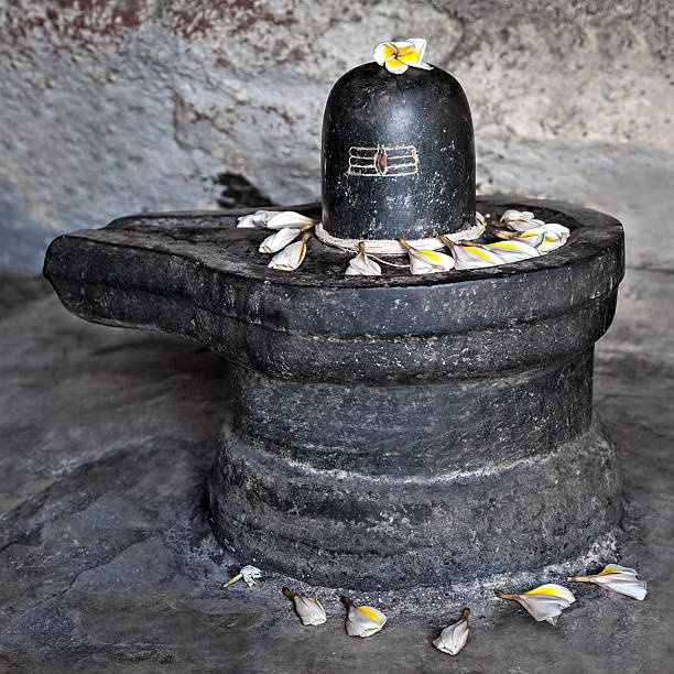 shiva lingam - shivalinga photos et images de collection