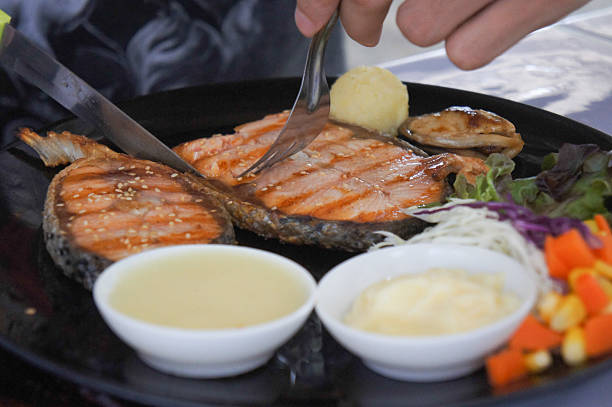 istock Grilled Salmon Salad 539024538