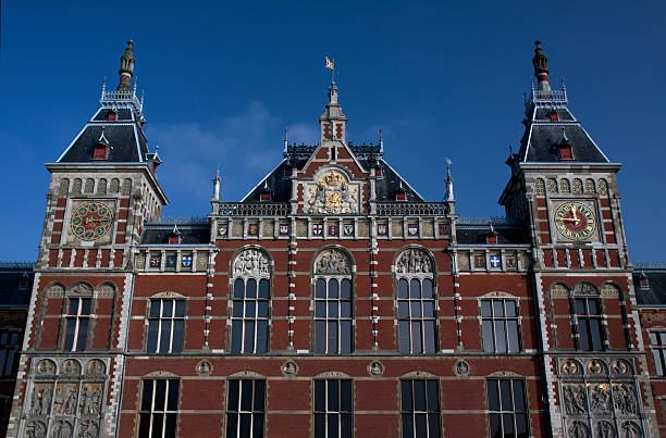 istock Central railway station in Amsterdam 539040717