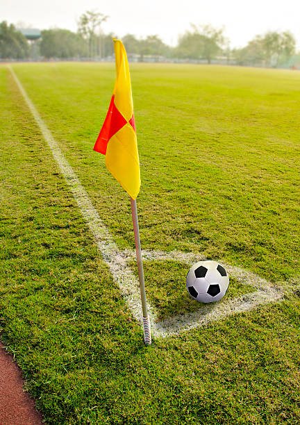 corner flag with ball on a soccer field - fußball der ersten liga 個照片及圖片檔