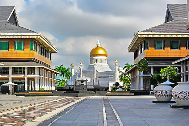istock Sultan Omar Ali Saifuddin Mosque in Bandar Seri Begawan Brunei 539092002