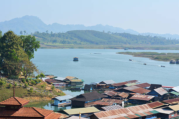 Houseboat village in Mon Bridge Houseboat village in Mon Bridge, Sangkhlaburi District, "Kanchanaburi", Thailand sangkhla stock pictures, royalty-free photos & images