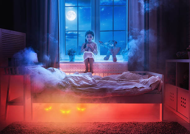 pesadilla para los niños. - child bedtime imagination dark fotografías e imágenes de stock