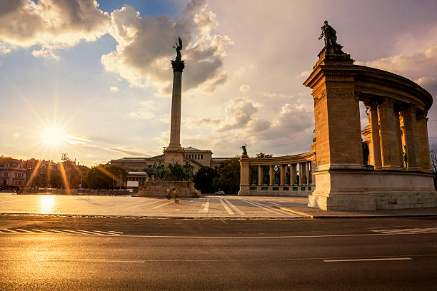 istock Hero's Square in Budapest at sunset 539111256