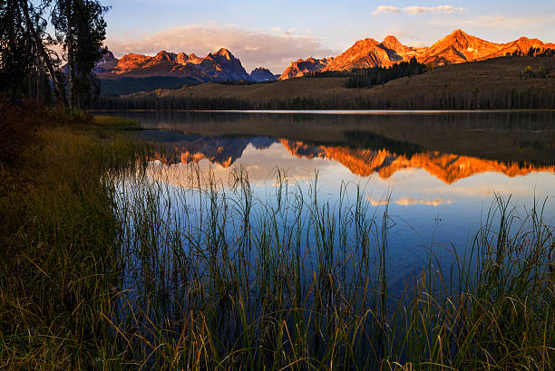 istock Little Redfish Lake Sunrise Stanley Idaho 539121265