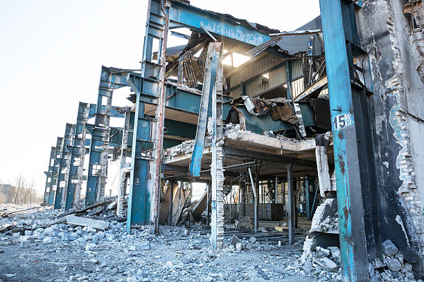 선으로나 공장 건물 폭파 - bombing city earthquake disaster 뉴스 사진 이미지