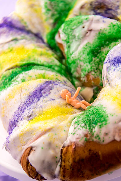istock Mardi Gras King Cake with baby 539183587